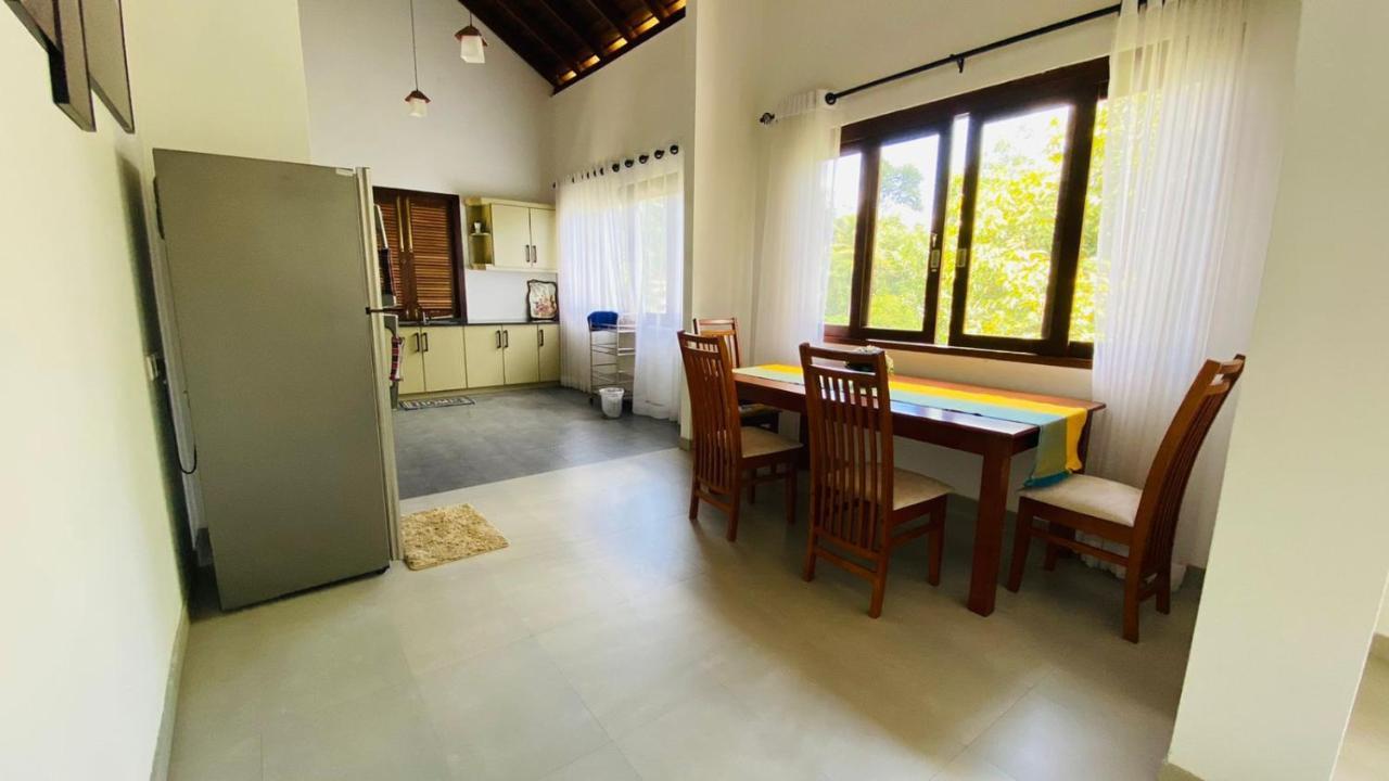 Travel Inn Deluxe Anniewatta Канди Экстерьер фото